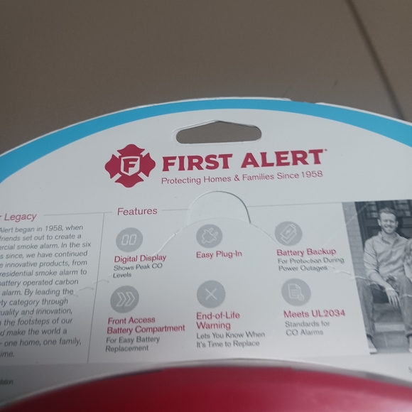 NWT! FIRST ALERT Carbon Monoxide Alarm - Picture 2 of 8